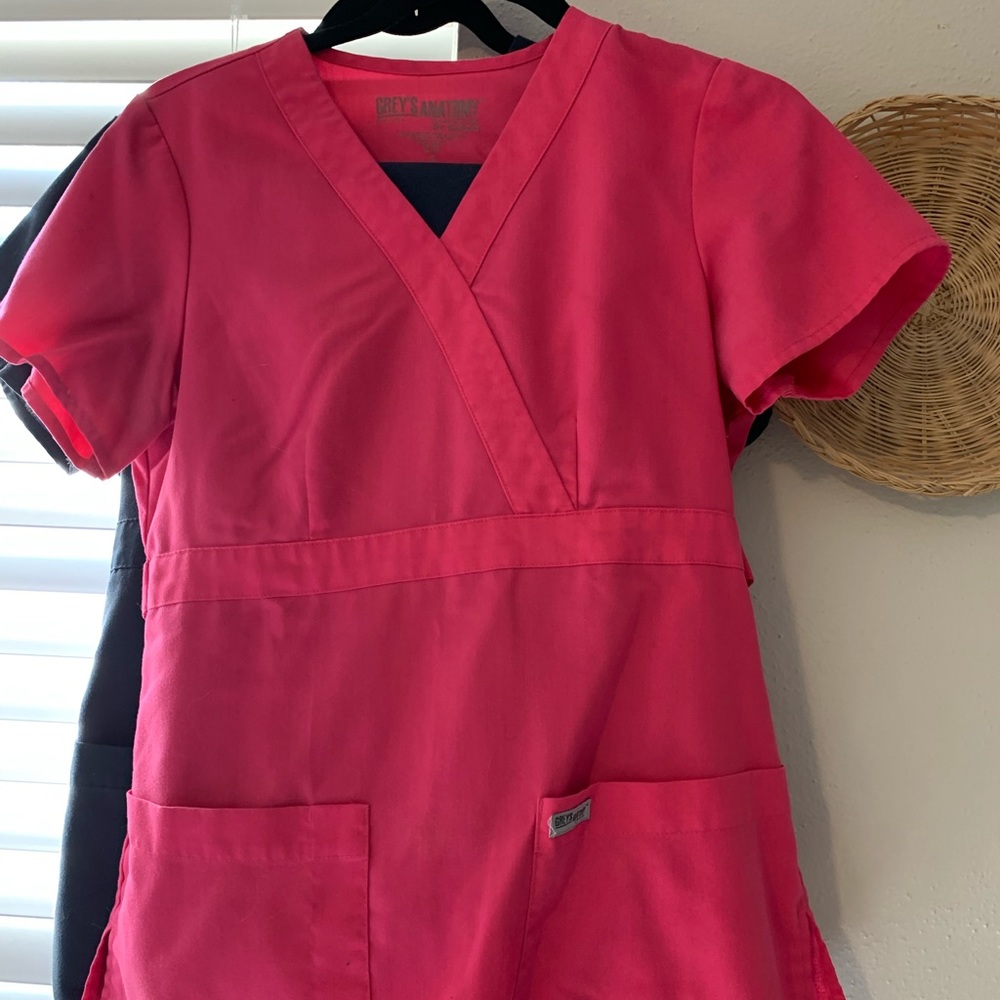 Hot pink Greys Anatomy Scrubs!